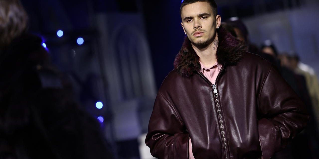 Romeo Beckham: Beraksi Di London Fashion Week, Burberry