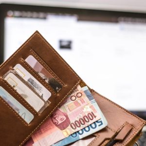Dompet Bisa Terdampak! Rupiah Melemah, Harga Bisa Naik