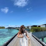 Cantik Natural: Marsha Aruan Gaun Putih Di Keindahan Maldives