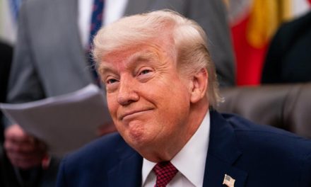Inflasi AS Naik Tajam, Trump Justru Senang? Ini Analisis Ekonom