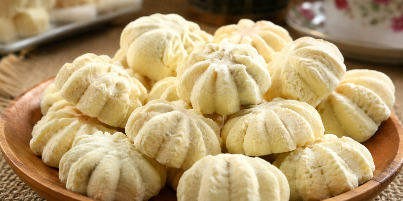 Kue Bangkit: Kue Tradisional Sederhana & Cita Rasa Istimewa