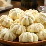Kue Bangkit: Kue Tradisional Sederhana & Cita Rasa Istimewa