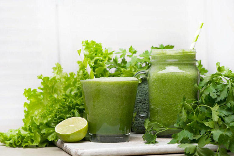 Sehat Atau Bahaya? Risiko Minum Jus Seledri Terlalu Banyak