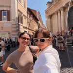 Liburan Stylish! Enzy Storia Tampil Chic Saat Jalan-Jalan Di Roma