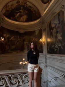 Rebecca Klopper Jelajahi Balai Kota Brussel, Netizen Terpukau!